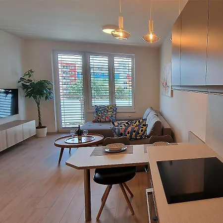 Apartment New Cozy 2 Pink 205
